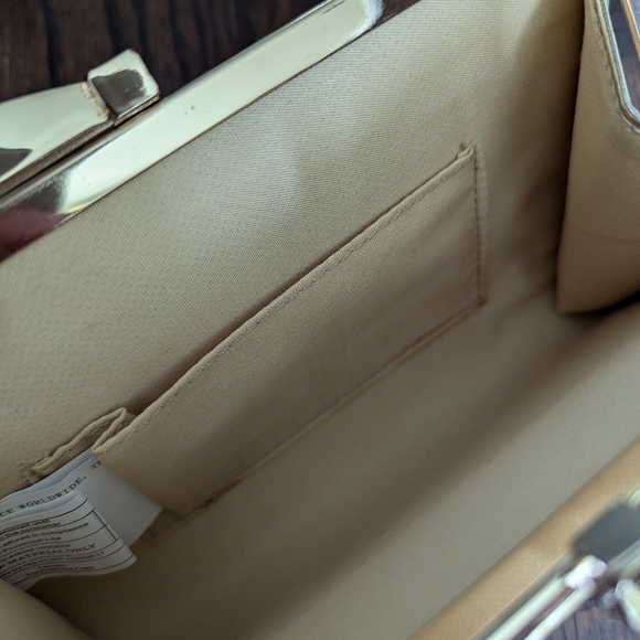 PAYLESS SHOES I Metallic Gold Clutch Pocketbook Purse with Bow Tie Metal Clasp - Picture 9 of 11